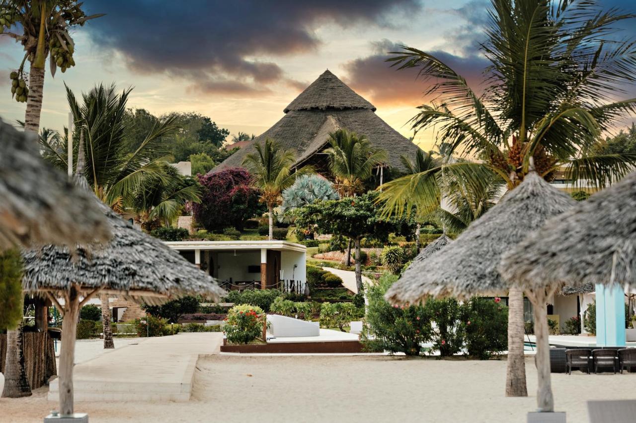 Gold Zanzibar Beach House & Spa Kendwa Esterno foto
