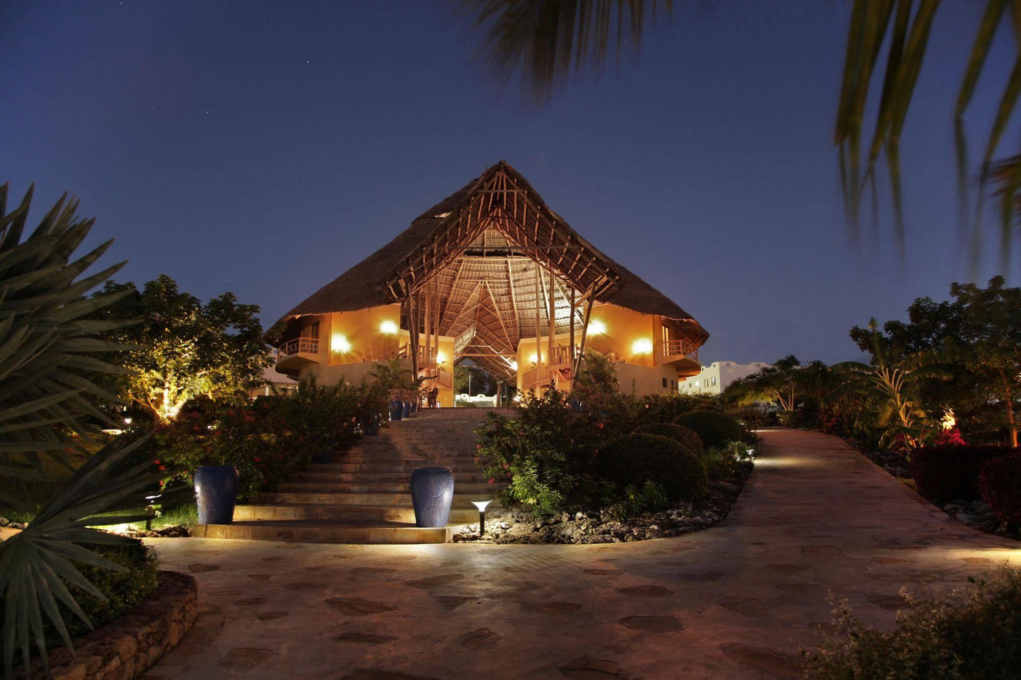 Gold Zanzibar Beach House & Spa Kendwa Esterno foto