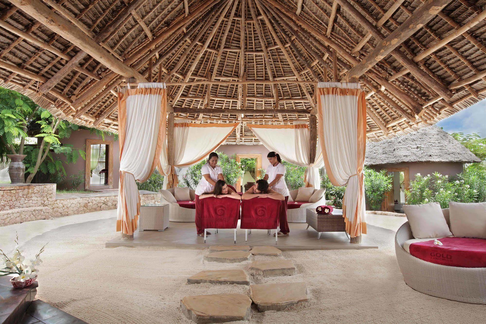 Gold Zanzibar Beach House & Spa Kendwa Esterno foto